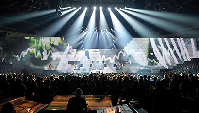 Roger Waters tour photo by Steve Jennings