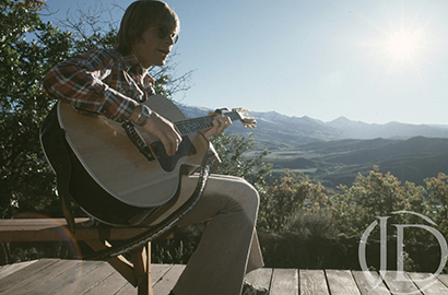 JD’s music returns to the stage in John Denver: A Rocky Mountain High Concert.