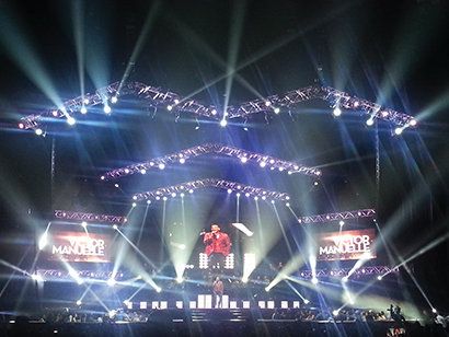 Victor Manuelle Casi 20 Tour, lit by Musique Xpress Lights