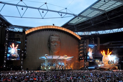 Robbie Williams set showing Phrenology head. Photo: Stufish