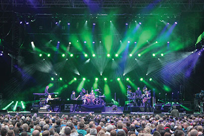 Elton John Performs in Denmark with Martin MAC Viper Profiles