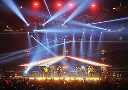 Bruno Mars Moonshine Jungle tour photo by Steve Jennings