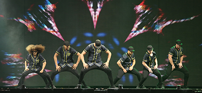 Diversity, a U.K. breakdancing troupe, toured the U.K. with Philips Showline SL NITRO 510s