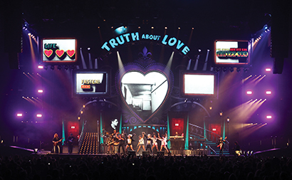 Pink The Truth About Love tour photo by Todd Kaplan