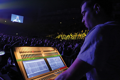 Frank Turner LD Shaun Moore Tours with Avolites Sapphire Touch