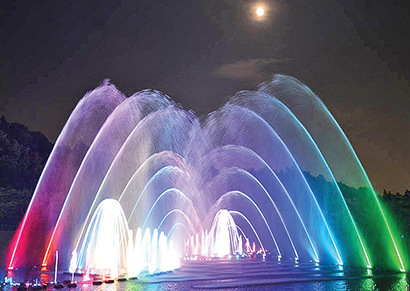 Japan’s Hamamatsu Fruit Park Lit with D.T.S. Helios Fixtures