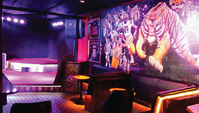 At the Station Sports Bar and Grill, visitors can choose between a traditional sports pub, with pool tables and LSU Tiger memorabilia on the walls, and a performance venue with a stage for live music or comedy. Ray Zeigler of RZI Lighting provided Chauvet DJ 4Bar Flex fixtures to light the stage