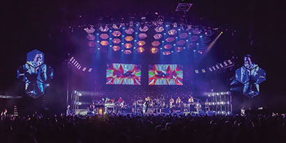 Arcade Fire Reflektor tour photo by Kerry Woo. The tour received a visual assist from XL Video.