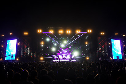 Vasco Rossi Stadium Show Rigs Include Robe LEDBeam 100s