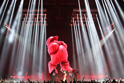 Miley Cyrus World Tour Rig Includes Clay Paky Sharpys. Photo by Sarah Rushton Read