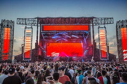 The Stageline SAM750 Mobile Stage made its US debut at EDC New York. Photo by Adam Kaplan/ASK Media Productions