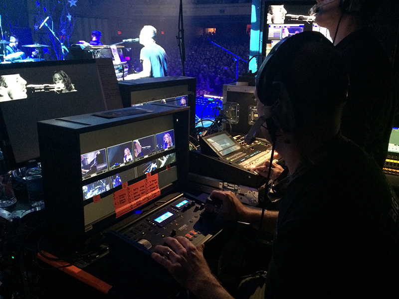 Roland V-1600HD Mixes Coldplay’s Visuals on Tour