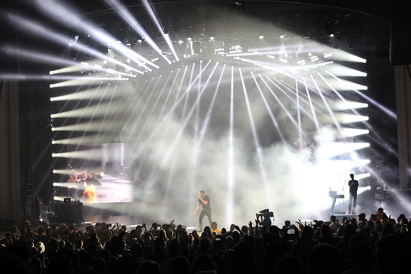 Guy Pavelo on the visual design for the Drake vs. Lil Wayne 2014 tour