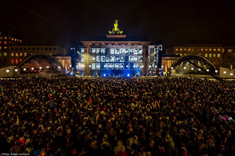 XL Video at Brandenburg Gate, Nov. 9, 2014. Photo by Ralph Larmann