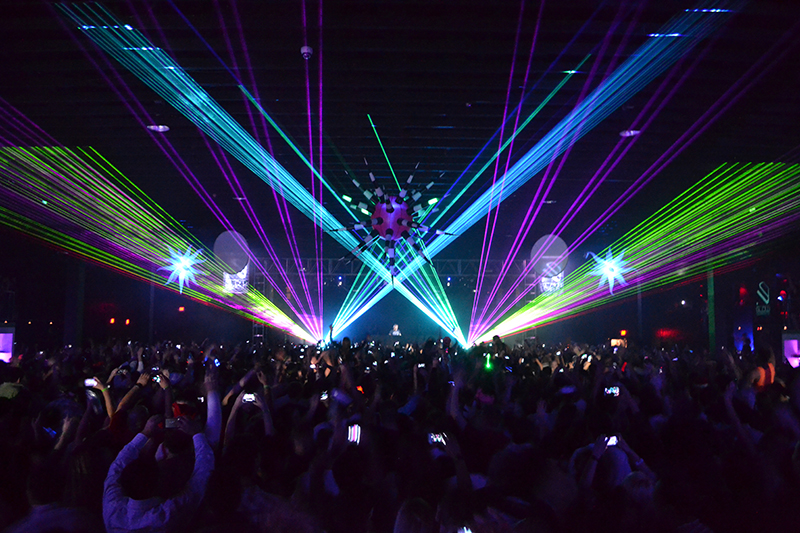 Laser effects for Tiësto.