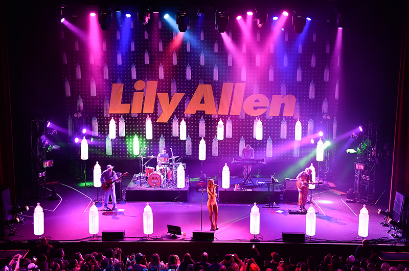 Lily Allen tour photo by Steve Jennings