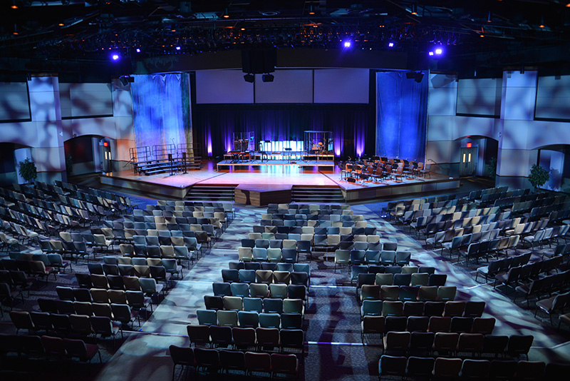 Henderson Hills Baptist Church updated its traditional services with dappled, textured looks. Photos by Hal Holland