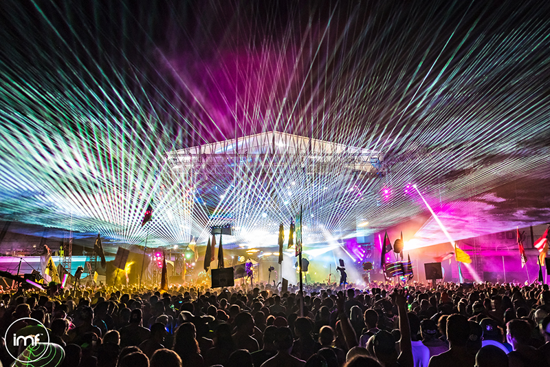 Full Color Lasers supplied over 40 laser projectors for the 2016 event, which moved to the Atlanta Motor Speedway and added a third day to the schedule.