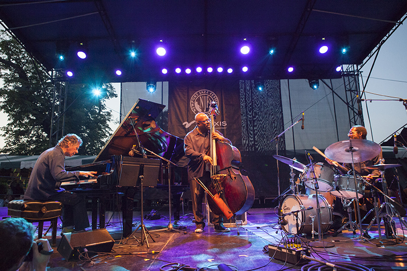 The Chick Corea Trilogy and Gregory Porter were among the few performing after sunset. Photo by Ayano Hisa