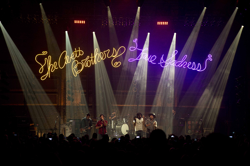 Avett Brothers tour photo by CrackerFarm