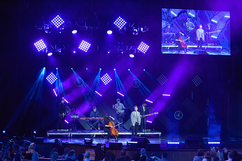 Lighting truss articulates to create multiple looks for the numerous acts. Getty Images courtesy ARS