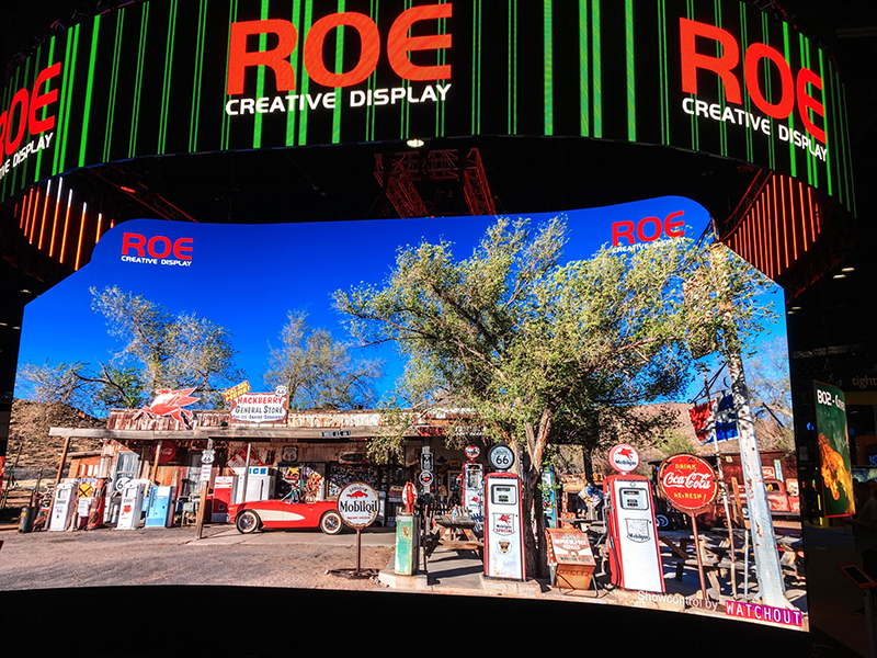 CB cabinets were hung in a circular array at Roe’s InfoComm 2017 booth.